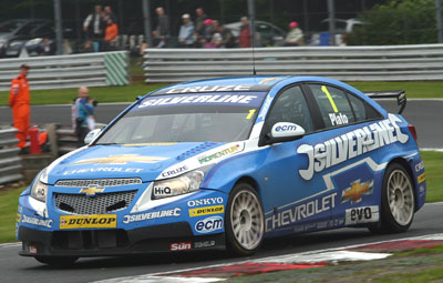 Jason Plato on his way to 2nd place in race 1