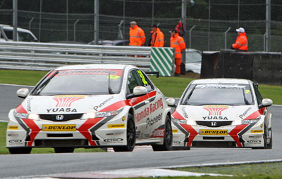 Shedden leads Neal before last lap fiasco