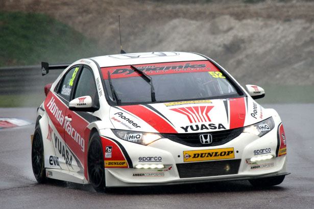 Gordon Shedden wins race 2 in the Honda Yuasa Racing Team Civic