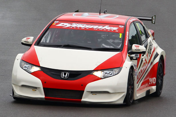 Gordon Shedden testing with a new front end on his Honda Civic