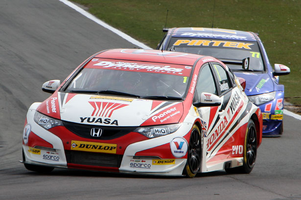 Gordon Shedden under pressure from Andrew Jordan