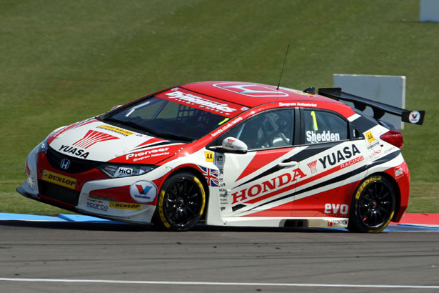 Gordon Shedden tops the time sheets in the first practice session