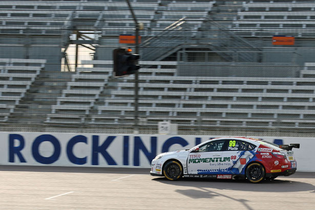 Jason Plato on his way to pole position for MG KX Momentum Racing