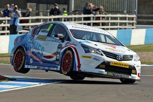 On the edge in the qualifying session at Donington Park