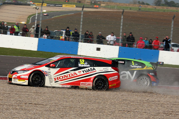 Colin Turkington and Gordon Shedden in the gravel