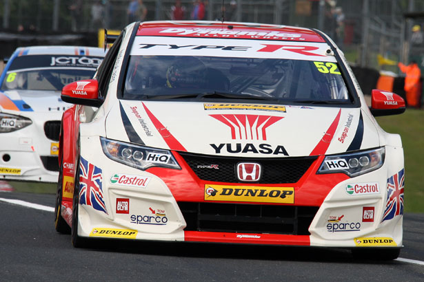 Gordon Shedden is just 3 points behind the championship leader